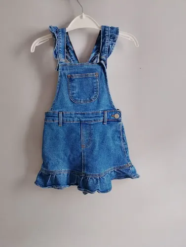 Jardineira jeans infantil  saia