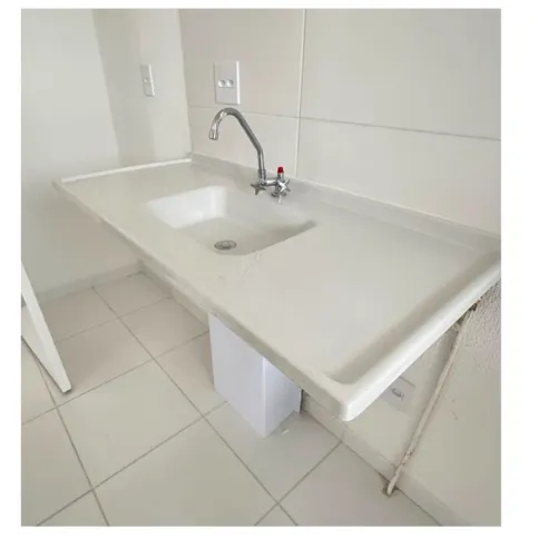 Pia de cozinha em mármore sintético