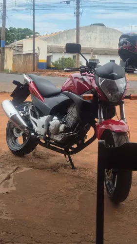Cb300 toda revisada pneus novos trasmisao