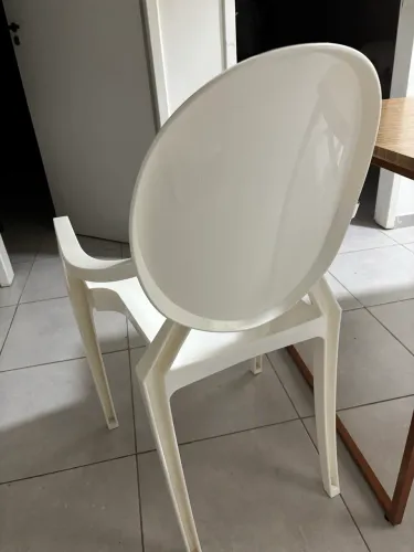 Cadeira branca Tok Stok