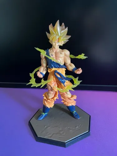 Action figure goku