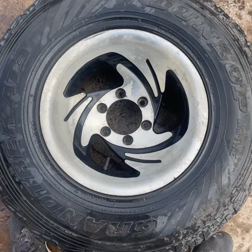 Roda D20 Aro 15 Esportiva + Pneu (Pneu Bem Usado) - Aceito Proposta