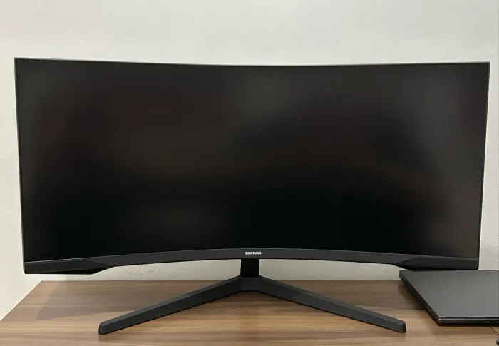 Monitor Curvo Samsung Odyssei G5 34?