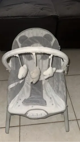 Vendo cadeirinha de bebê unissex