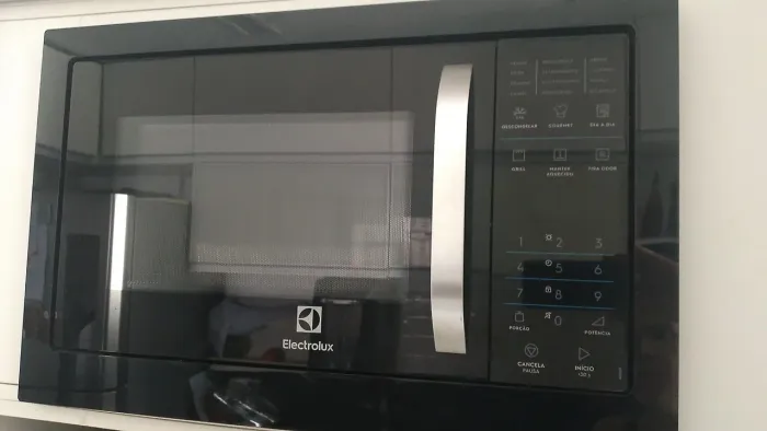 Vendo micro-ondas electrolux de embutir 