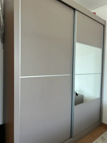 Guarda roupa envelopado