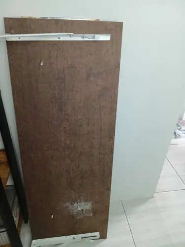 Mesa dobrável suspensa