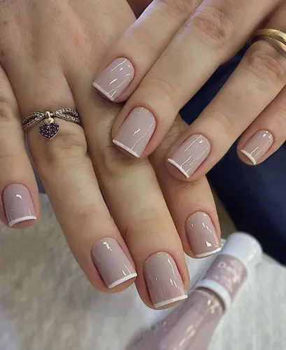 Contrata-se manicure e pedicure