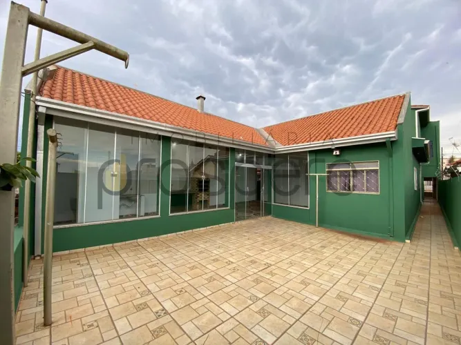 Casa para Venda em Quatá, centro, 3 dormitórios, 1 suíte, 3 banheiros, 2 vagas