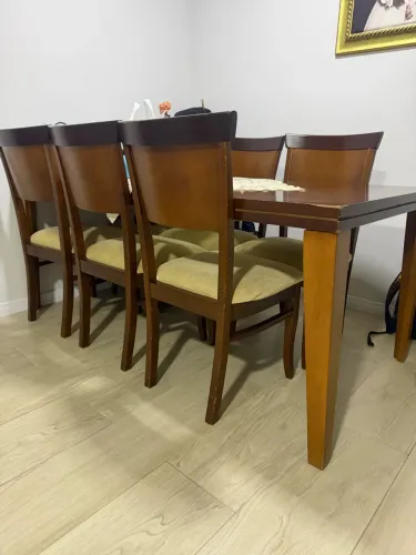 Mesa de jantar com 6 lugares