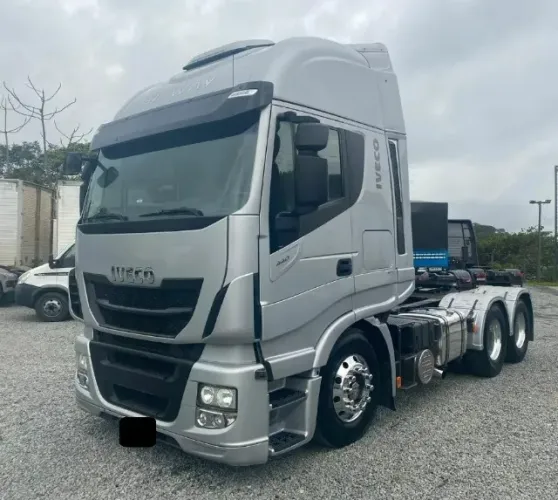 Iveco Hi-Way 440 6x2 Ano 2015