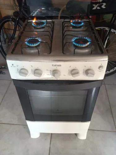 Fogão 4 bocas ,todas bocas e forno funcionando, ótimo estado