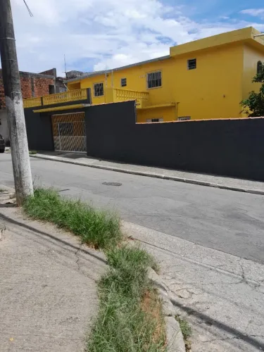 4 casas a venda no Lageado em Guaianazes no mesmo terreno