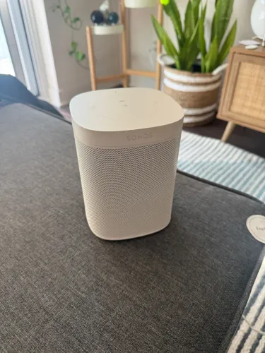 Caixa de Som Wi-Fi e Bluetooth Sonos Era 100 - Branca - Conservada