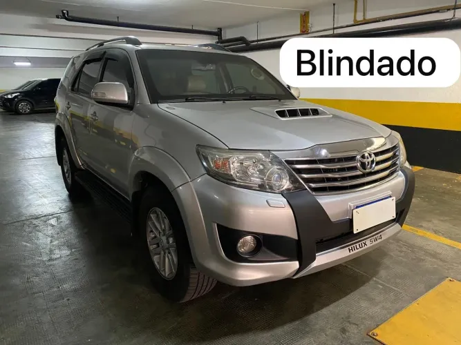 Toyota Hilux SW4 SRV D4-d 4X4 3.0 TDI Dies. AUT 2014