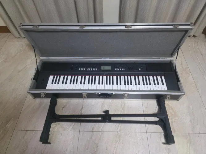 Teclado Yamaha Piaggero NP-V60 - 76 Teclas, Ritmos e Acompanhamentos - Completo!