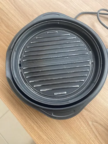 Churrasqueira Elétrica Portátil com Suporte