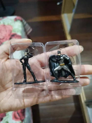 Miniaturas - Nanometalfigs Batman e Mulher Gato 