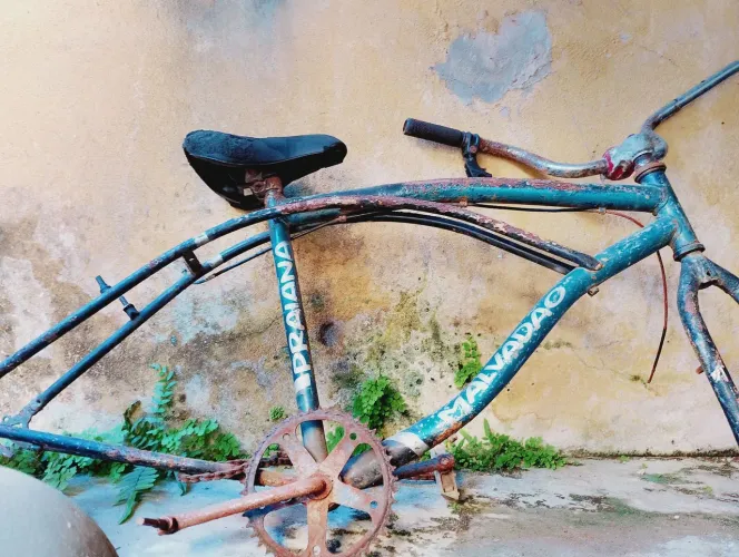 Vende -se dois quadros de bicicleta