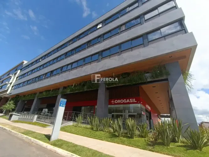 EXCELENTE LOJA COM MEZANINO INTEGRADO - 122M² - WC - ED. V&C STUDIOS