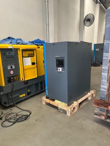 COMPRESSOR DE AR ATLAS COPCO GA26+ MOTOR 35 HP TRIFÁFICO 380V - NOVO