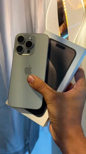 iPhone 15 pro bem novinho com caixa 