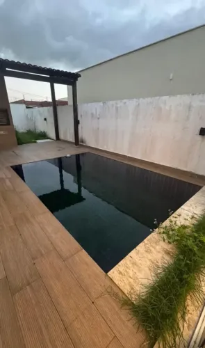 OFERTA DE CASA COM PISCINA