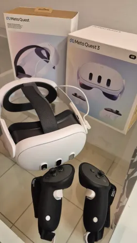 Meta Quest 3 Novo com Bateria Extra e Strap de Cabeca ORIGINAIS OPORTUNIDADE