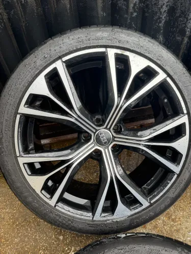 Jogo roda 20 Audi com Pneus