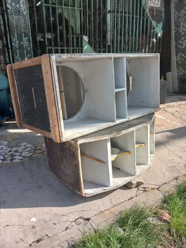 Caixa de som vazia