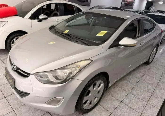 Hyundai Elantra GLS 1.8 16V Aut. 2013