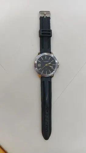 Vendo relógio semi novo original na caixa