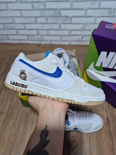 TÊNIS NIKE DUNK LABUBU FEMININO