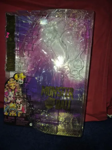 Caixa monster high 