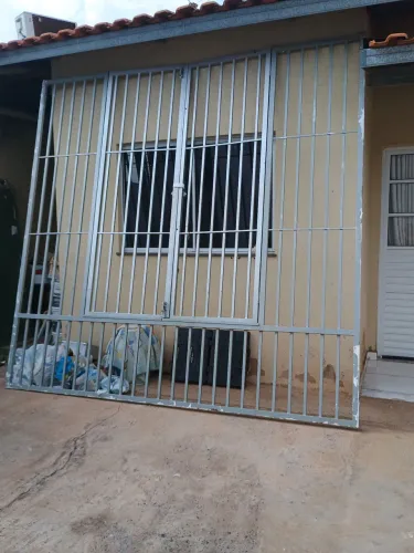Portão e grade pra distribuidora ou estabelecimentos.