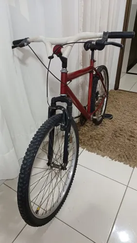 Bicicleta Aro 26 (Sem marchas) 