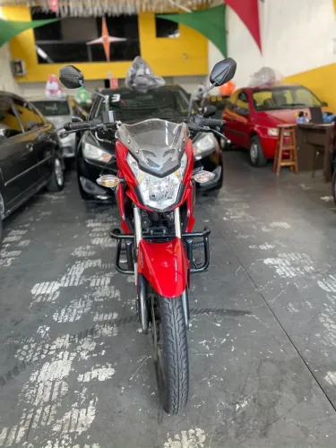 MOTO LINDA VERMELHA 2024