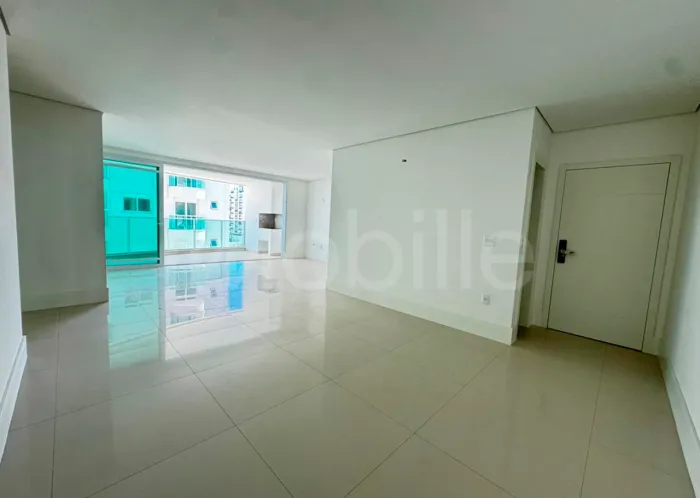 Apartamento no Brava Beach Reserva Figueira na Praia Brava.