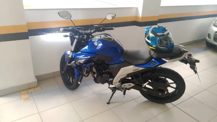 Linda Fazer 250 impecável.