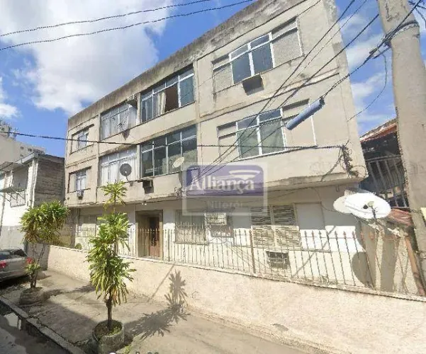 Apartamento com 2 dormitórios, 1 suíte, 1 lance de escadas, sem vaga de garagem à venda, 7
