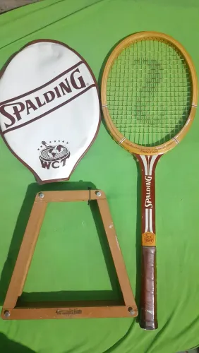 Raquete Spalding WTC década de 70