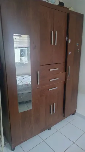 Guarda roupa usado