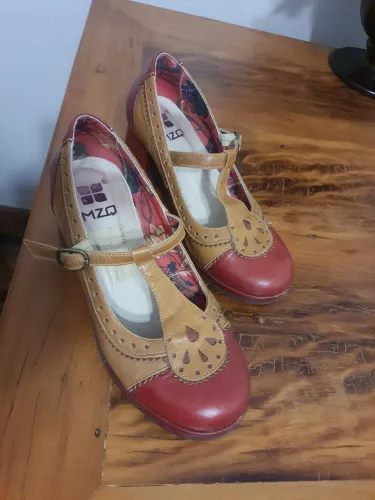 Sapato de couro 36