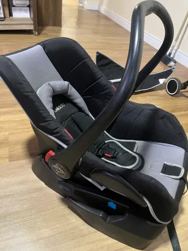 Bebê conforto Kiddo