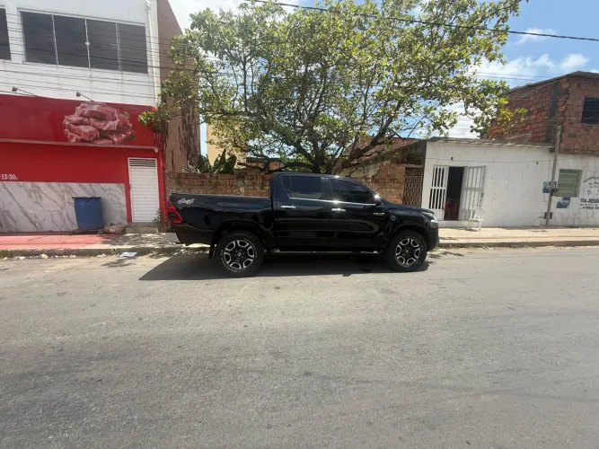 Toyota Hilux CD SRX 4X4 2.8 TDI 16V Diesel Aut. 2021