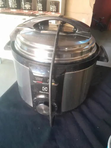 Panela de pressão elétrica