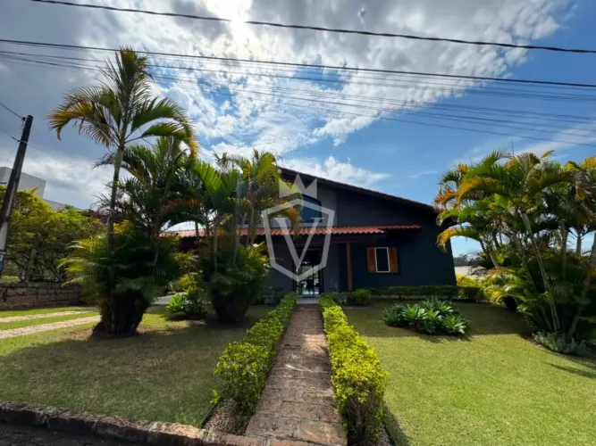 Casa para venda no Condomínio Village Morro Alto!