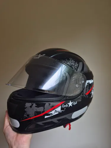 Capacete, tamanho 56 para venda! (usado uma vez)