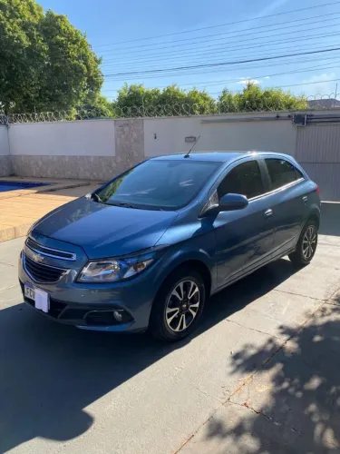 Chevrolet Onix Hatch LTZ 1.4 8V Flex Power Aut. 4P 2015