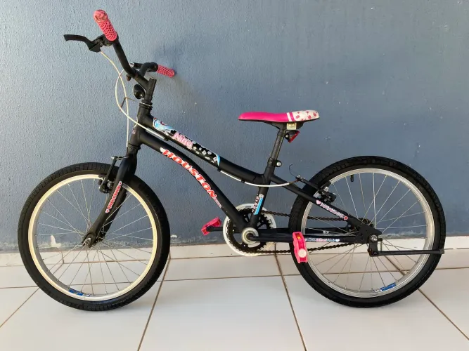 Bicicleta Infantil Houston Aro 20 Seminova Preta com Rosa - R$350